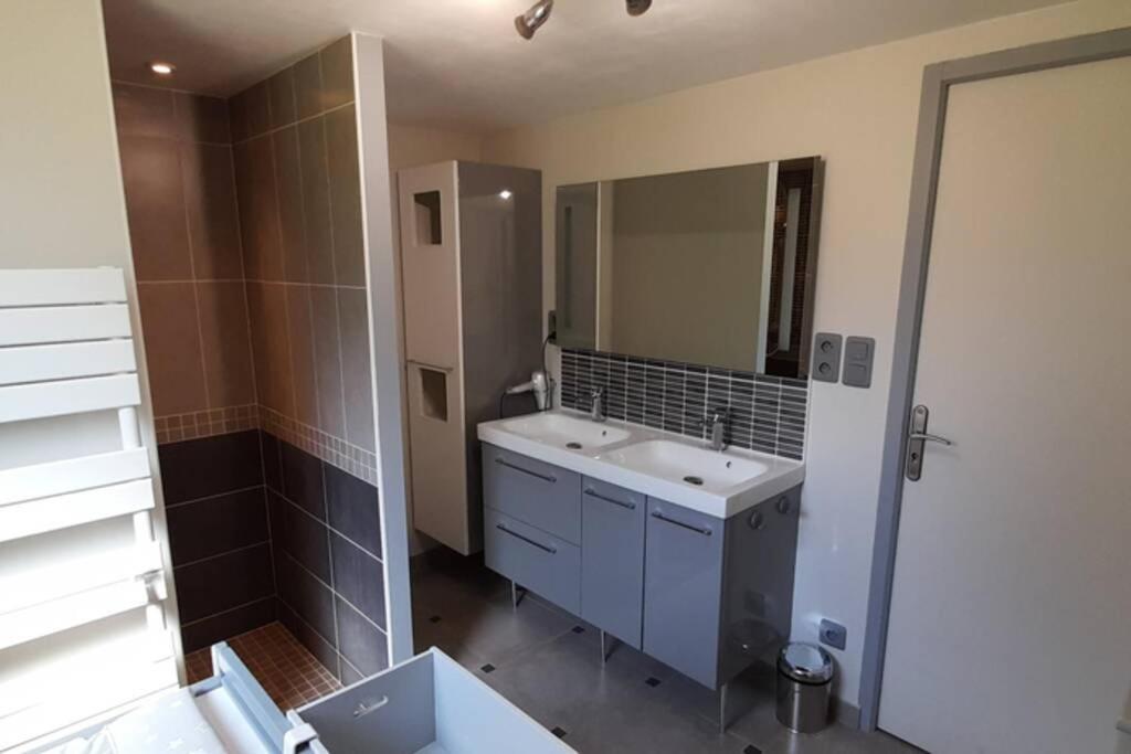 Maison En Colombage Renovee La Fontenelle  Buitenkant foto